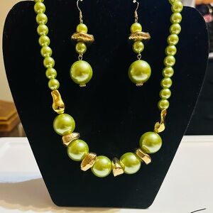Elegant Green and Gold Beaded Jewelry Set